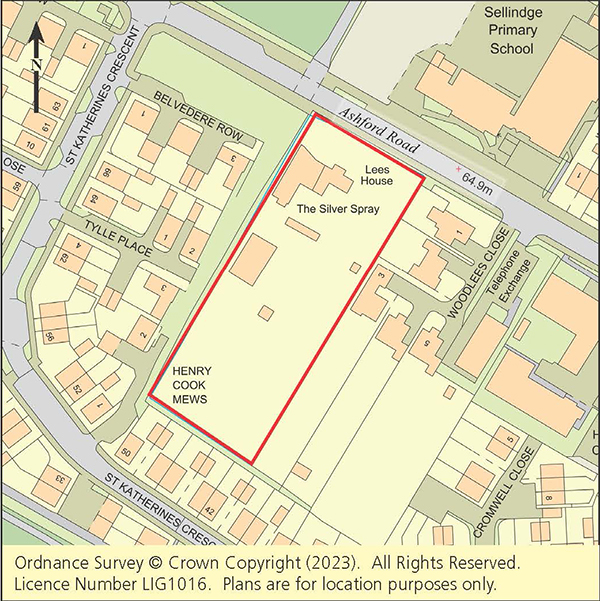 Lot: 142 - TWO ADJACENT PROPERTIES IN OVER ONE ACRE PLOT WITH POTENTIAL -